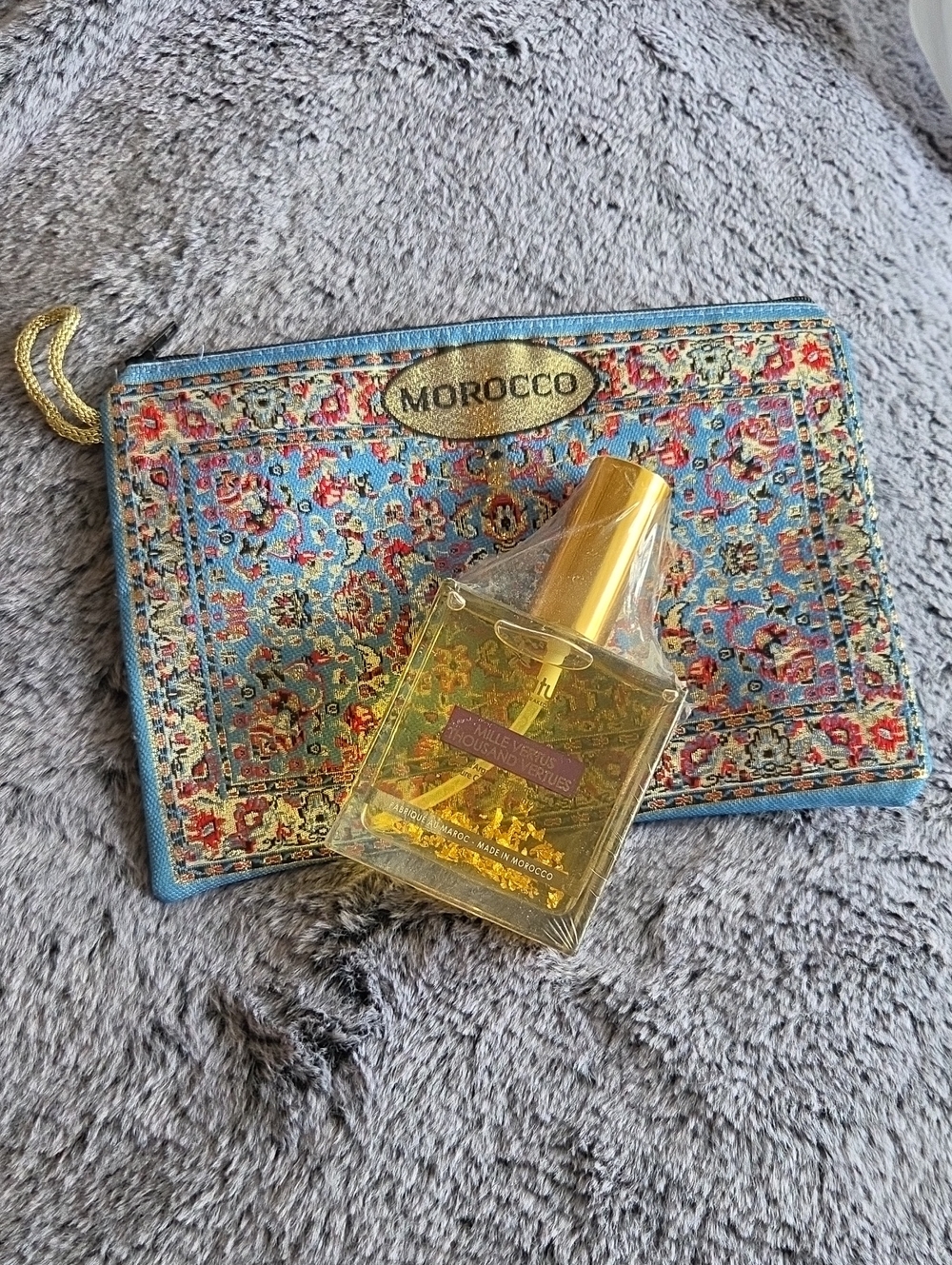Authentic Moroccan Souvenir Gift Set: Traditional Tapestry Pouch & Luxury Argan